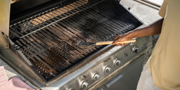 Sizzling Secrets: The Art of Grill Cleaning Unveiled by Top Restaurants